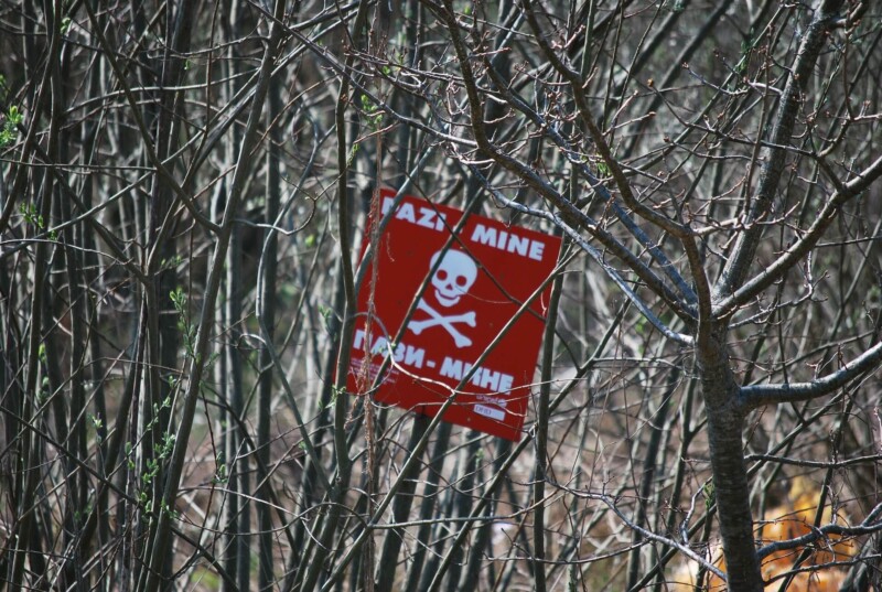 minefield 203740 1920